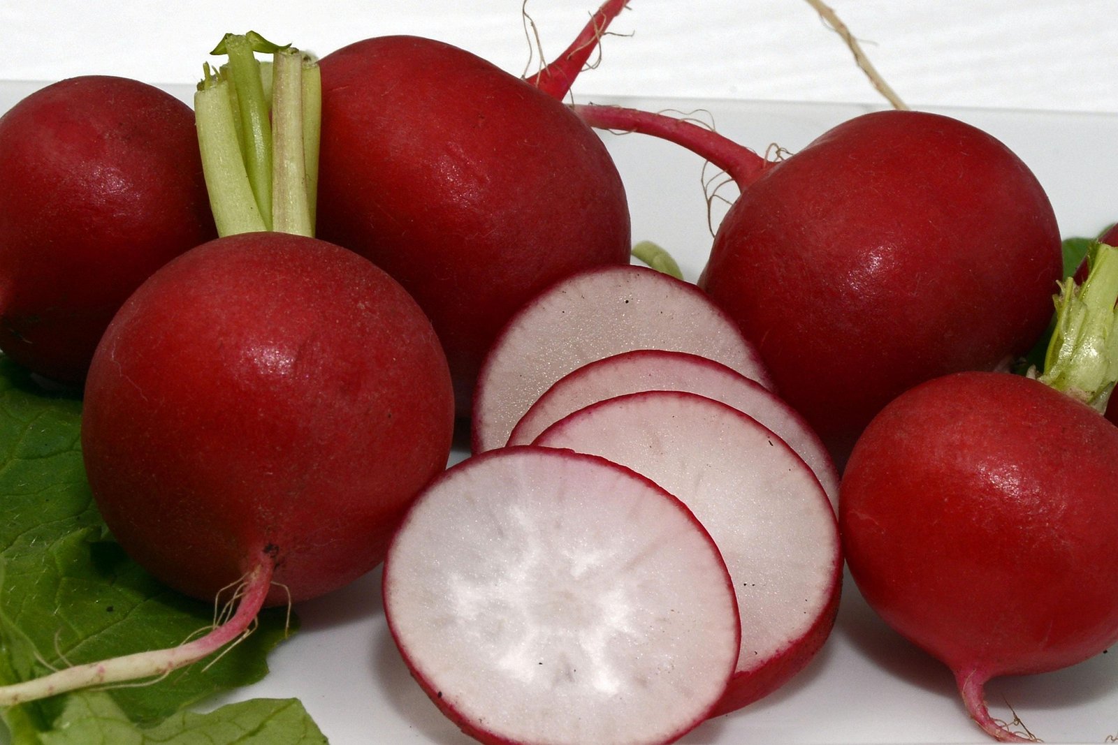 benefícios do rabanete – como usar rabanete – valor nutricional do rabanete – picles de rabanete – folhas de rabanete – cultivo de rabanete